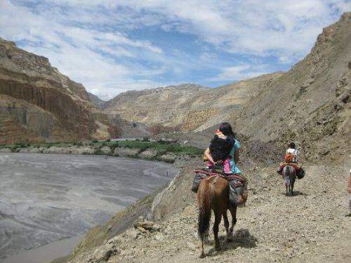 TREKKING IN MUSTANG 2010